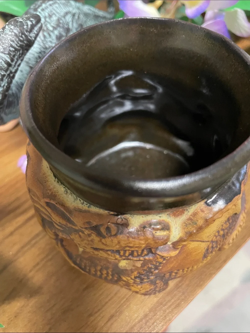 Textured Dragon Accent Habitat Cup in Brown